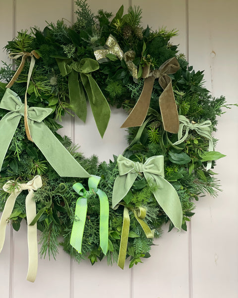 12 BOWS OF CHRISTMAS WREATH