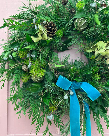 LOVELY & GREEN CHRISTMAS WREATH