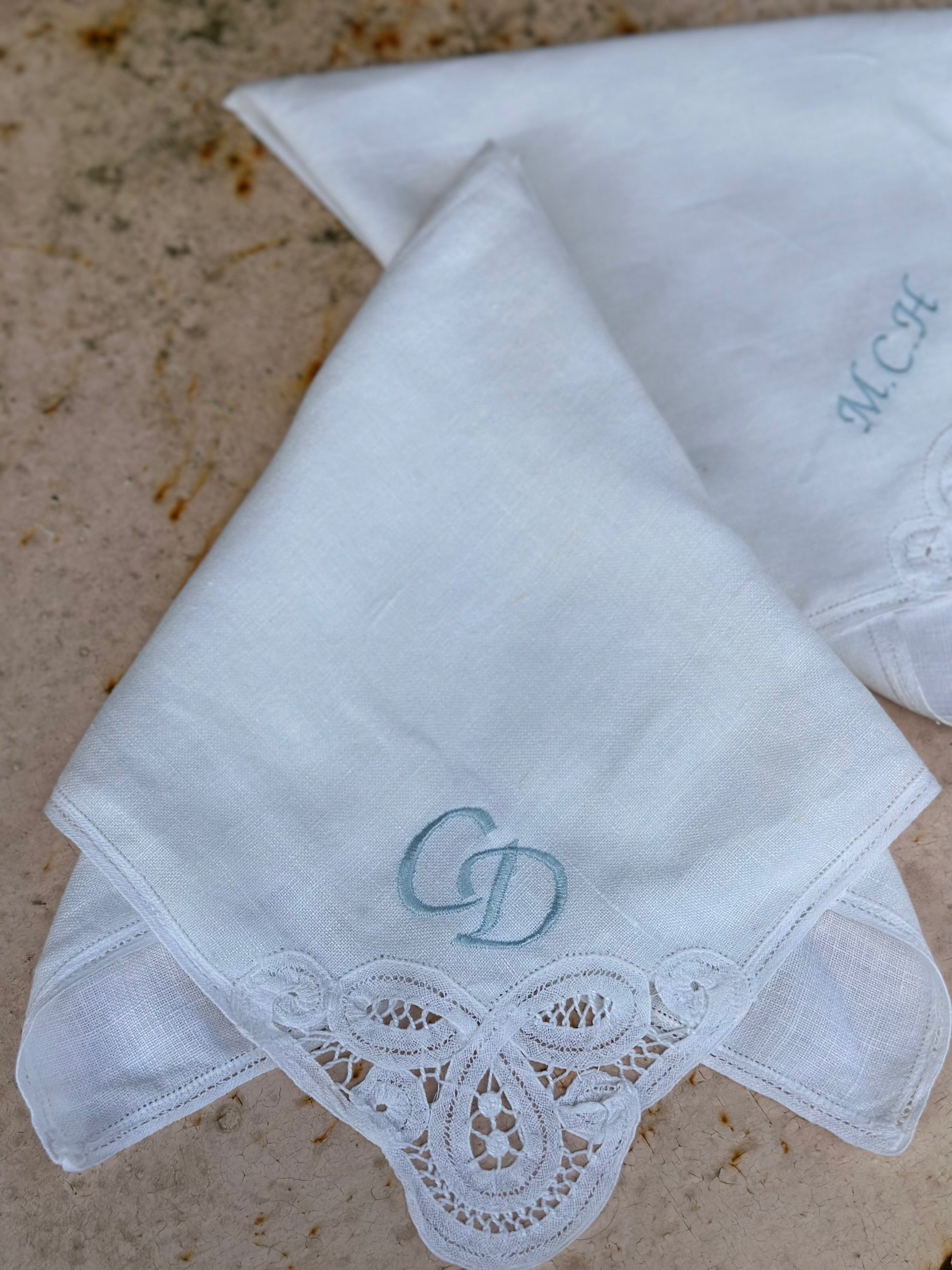 PERSONALISED LINEN FRINGED NAPKIN