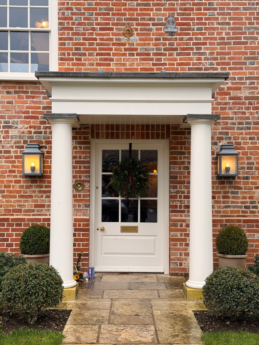 FESTIVE HOUSE DRESSING TO GO