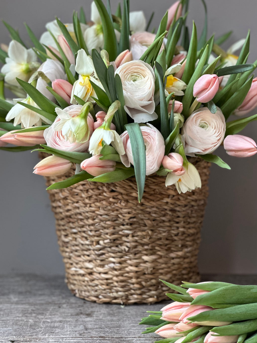 MOTHERING SUNDAY SAT PRETTY