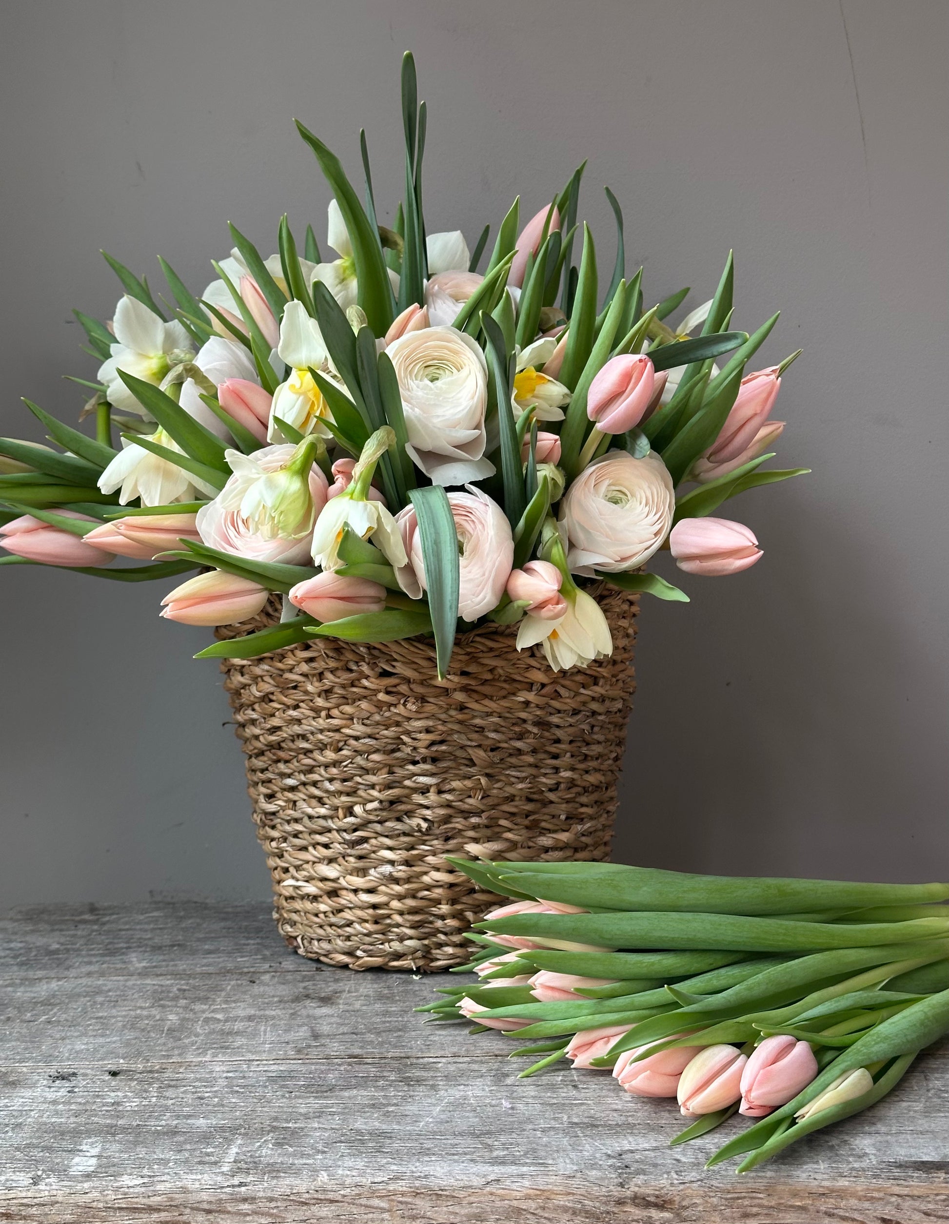 MOTHERING SUNDAY SAT PRETTY