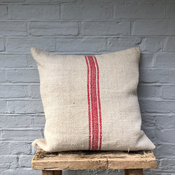 VINTAGE SQUARE CUSHION