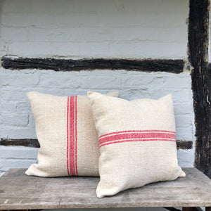 VINTAGE SQUARE CUSHION