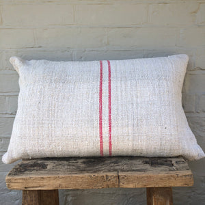 VINTAGE RECTANGULAR CUSHION